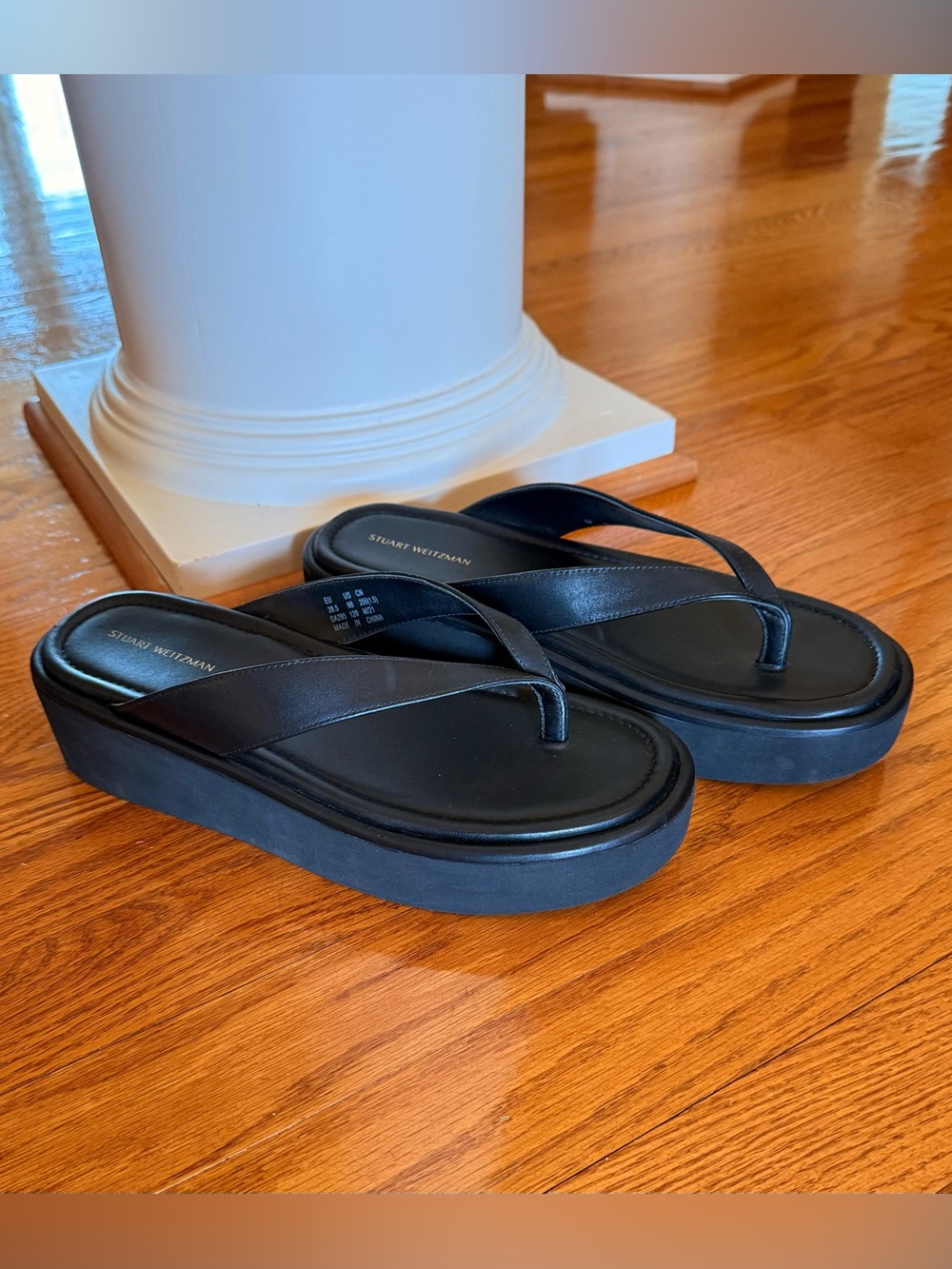 Stuart Weitzman Black Platform Thong Flip Flop Sandals Size 9B - Picture 5 of 8
